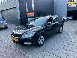 Zwart, metallic lak Gebruikt 2011 Skoda Octavia Business Line Stationwagen | € 3.999 (Goede deal)