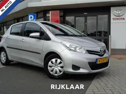Grijs Gebruikt 2015 Toyota Yaris Hatchback | € 9.950 (Iets duurder)