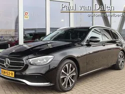Zwart Gebruikt 2022 Mercedes E300 Luxury Stationwagen | € 35.920 (Super prijs)