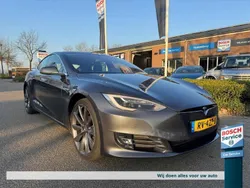 Grijs, metallic lak Gebruikt 2018 Tesla Model S Sedan | € 25.400 (Iets duurder)