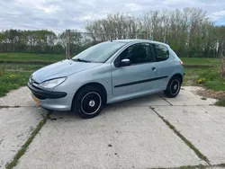 Zilver Gebruikt 2002 Peugeot 206 Hatchback | € 1.750 (Eerlijke prijs)