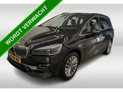 Zwart Gebruikt 2022 BMW 216 Comfort Edition Stationwagen | € 22.990 (Eerlijke prijs)