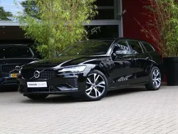 Zwart Gebruikt 2021 Volvo V60 R-Design Stationwagen | € 33.900 (Eerlijke prijs)