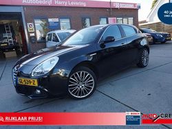Zwart Gebruikt 2015 Alfa Romeo Giulietta Exclusive Hatchback | € 15.950 (Eerlijke prijs)