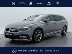 Grijs Gebruikt 2023 VW Passat Business+ Stationwagen | € 37.750 (Eerlijke prijs)