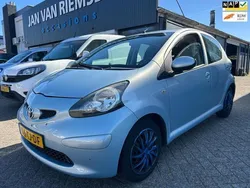 Blauw Gebruikt 2006 Toyota Aygo Hatchback | € 2.699 (Eerlijke prijs)