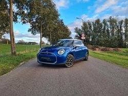 Gebruikt 2024 Mini Cooper SE Favoured Hatchback | € 29.950 (Super prijs)