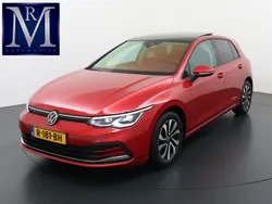 Rood Gebruikt 2021 VW Golf VIII Life Hatchback | € 25.440 (Eerlijke prijs)