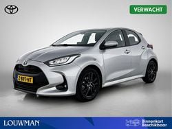Grijs Gebruikt 2022 Toyota Yaris Hybrid Hatchback | € 21.445 (Eerlijke prijs)