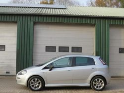 Grijs Gebruikt 2015 Fiat Punto Lounge Hatchback | € 4.950 (Eerlijke prijs)