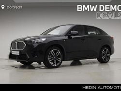 Zwart (metallic) Gebruikt 2024 BMW iX2 M Sport SUV | € 43.895 (Eerlijke prijs)