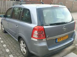 Zilver Gebruikt 2009 Opel Zafira Essentia MPV | € 3.800 (Eerlijke prijs)
