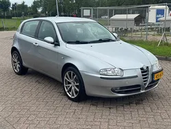 Grijs Gebruikt 2001 Alfa Romeo 147 Progression Hatchback | € 1.299