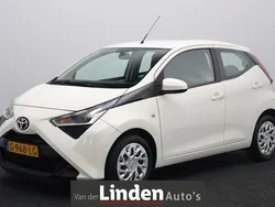 Wit Gebruikt 2019 Toyota Aygo X-play Hatchback | € 11.450 (Eerlijke prijs)