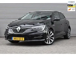 Zwart Gebruikt 2021 Renault Mégane IV Hatchback | € 19.950 (Eerlijke prijs)