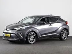 Grijs, metallic lak Gebruikt 2021 Toyota C-HR Executive SUV | € 25.945 (Eerlijke prijs)