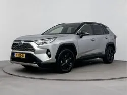 Zircon silver metallic / zwart dak (grijs metallic) Gebruikt 2020 Toyota RAV4 SUV | € 34.945 (Iets duurder)