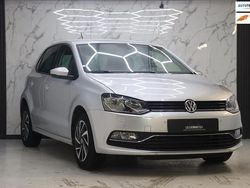 Grijs Gebruikt 2017 VW Polo Comfortline Hatchback | € 13.495 (Goede deal)
