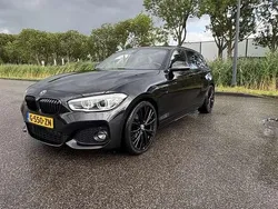 Zwart Gebruikt 2020 BMW 118 Hatchback | € 19.250 (Super prijs)