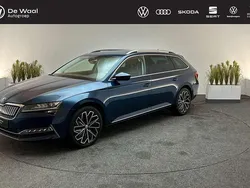 Blauw Gebruikt 2022 Skoda Superb Stationwagen | € 29.900 (Iets duurder)
