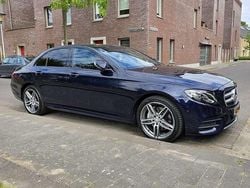 Blauw Gebruikt 2017 Mercedes E220 Ambition Sedan | € 23.000 (Eerlijke prijs)