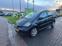 Zwart Gebruikt 2008 Toyota Aygo Hatchback | € 2.499 (Eerlijke prijs)