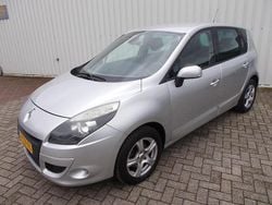 Zilver Gebruikt 2009 Renault Scénic III Dynamique MPV | € 4.950 (Goede deal)