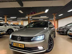 Grijs Gebruikt 2016 VW Jetta Highline Sedan | € 11.950