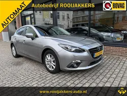 Grijs Gebruikt 2015 Mazda 3 Hatchback | € 14.950 (Eerlijke prijs)