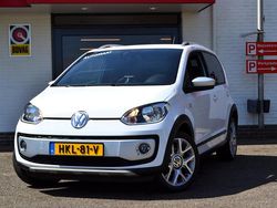 Wit Gebruikt 2016 VW cross up! Hatchback | € 14.950 (Duur)