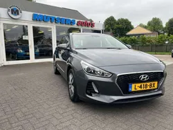 Grijs, metallic lak Gebruikt 2017 Hyundai i30 Hatchback | € 13.750 (Goede deal)