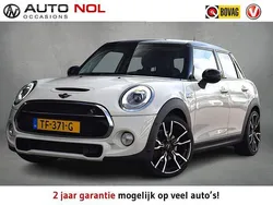Wit Gebruikt 2017 Mini Cooper S Business Hatchback | € 17.450 (Eerlijke prijs)