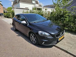 Zwart Gebruikt 2015 Volvo V40 R-Design Stationwagen | € 6.000 (Eerlijke prijs)