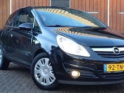 Zwart, metallic lak Gebruikt 2006 Opel Corsa Enjoy Hatchback | € 2.450