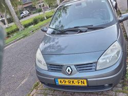 Grijs Gebruikt 2005 Renault Scénic II Luxe MPV | € 1.400 (Eerlijke prijs)
