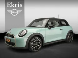 Groen Gebruikt 2025 Mini Cooper Favoured Hatchback | € 41.900