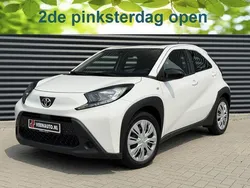 Wit Gebruikt 2023 Toyota Aygo Play Hatchback | € 15.945 (Goede deal)