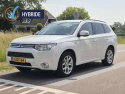 Wit Gebruikt 2015 Mitsubishi Outlander P-HEV Instyle SUV | € 10.850 (Super prijs)
