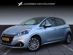 Grijs Gebruikt 2018 Peugeot 208 Signature Sky Hatchback | € 13.945 (Iets duurder)