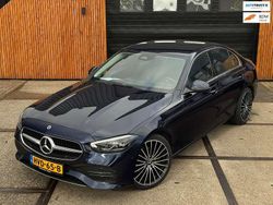 Blauw, metallic lak Gebruikt 2021 Mercedes C200 AMG line Sedan | € 32.999 (Super prijs)