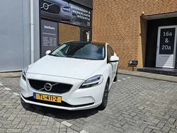 Wit Gebruikt 2018 Volvo V40 Dynamic Stationwagen | € 17.950 (Eerlijke prijs)