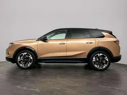Bruin Gebruikt 2024 Opel Grandland Electric SUV | € 42.440 (Goede deal)