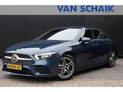 Blauw, metallic lak Gebruikt 2021 Mercedes A180 AMG line Sedan | € 25.950 (Goede deal)