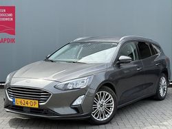Grijs, metallic lak Gebruikt 2021 Ford Focus Titanium Stationwagen | € 13.899 (Eerlijke prijs)
