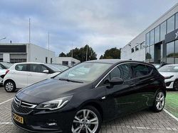 Zwart Gebruikt 2017 Opel Astra Innovation Hatchback | € 10.250 (Eerlijke prijs)