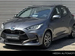 Grijs Gebruikt 2023 Toyota Yaris Hybrid Play Hatchback | € 23.945 (Eerlijke prijs)
