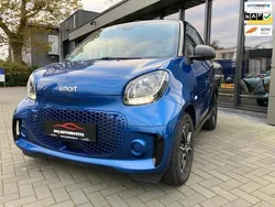 Blauw, metallic lak Gebruikt 2021 Smart ForTwo Electric Drive Cabriolet | € 12.499 (Eerlijke prijs)