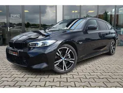 Zwart, metallic lak Gebruikt 2023 BMW 330 M Sport Stationwagen | € 42.900 (Eerlijke prijs)