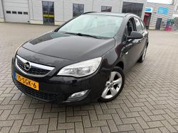 Zwart Gebruikt 2011 Opel Astra Edition Stationwagen | € 2.950 (Eerlijke prijs)