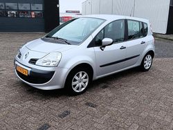 Grijs Gebruikt 2009 Renault Grand Modus Expression MPV | € 2.999 (Eerlijke prijs)